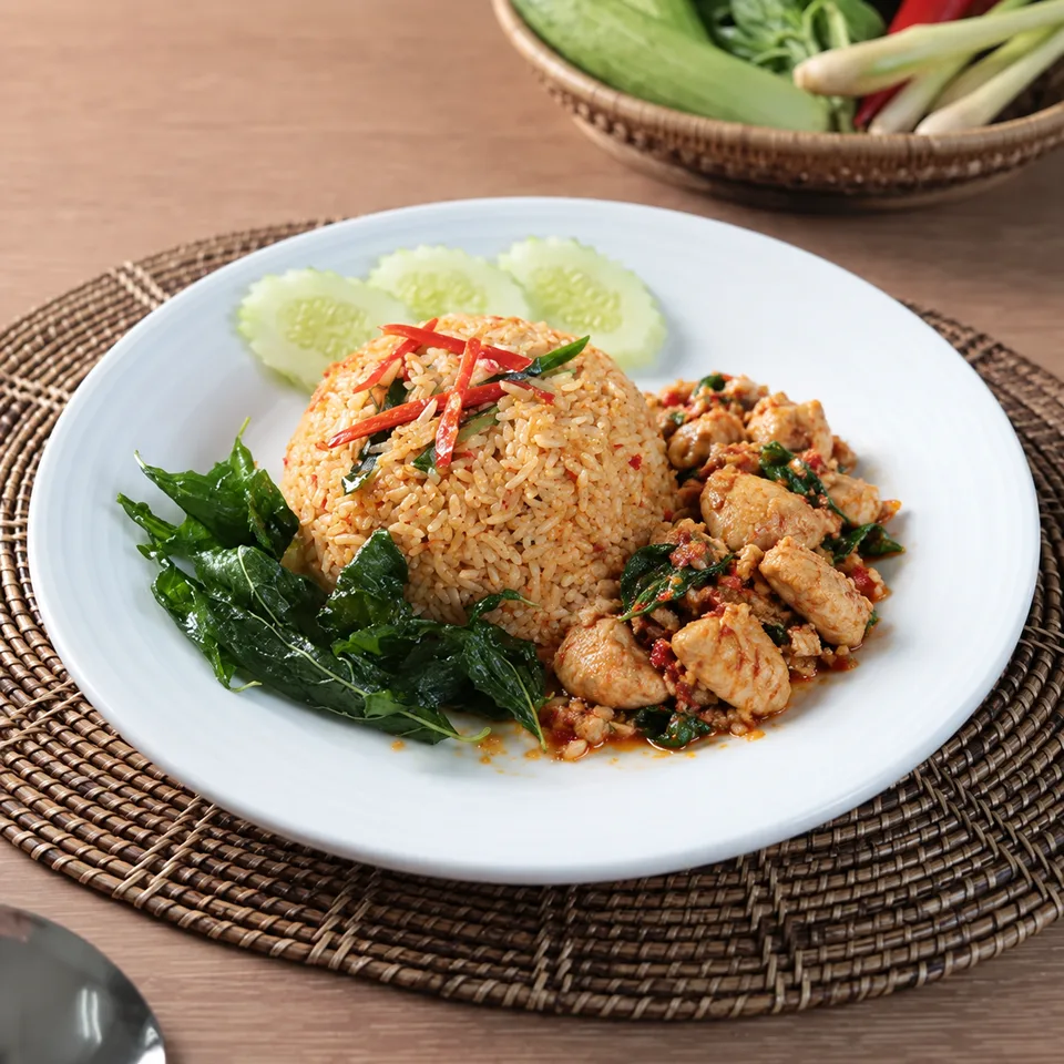 ข้าวผัดโป๊ะแตกไก่
